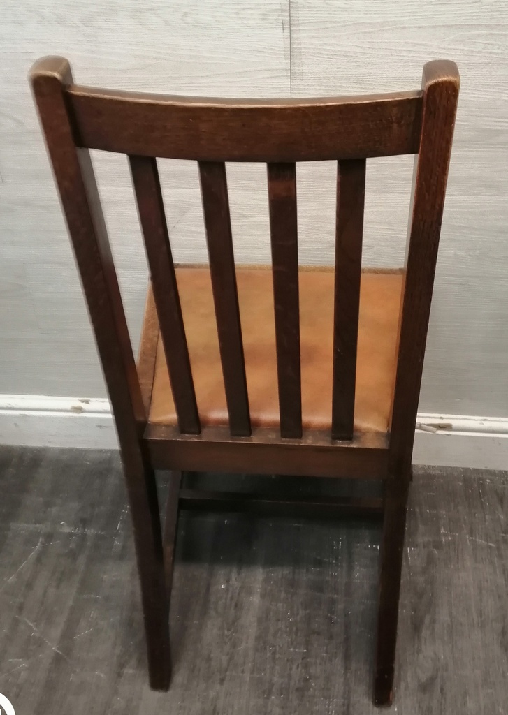 SET OF 4 OAK CHAIRS WITH LEATHER SEATS