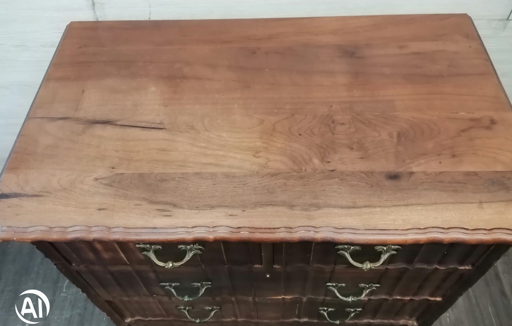 LOVELY VINTAGE CHEST OF DRAWERS