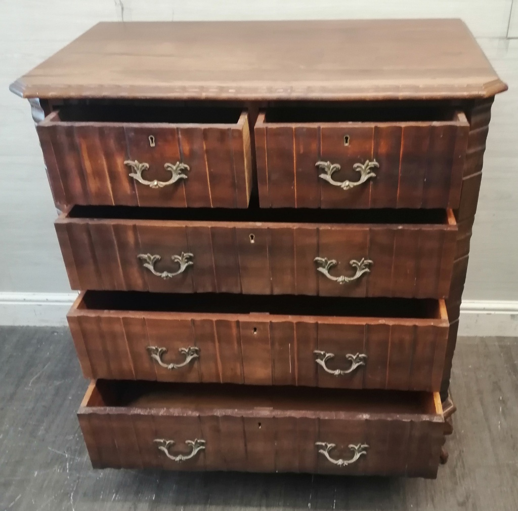 LOVELY VINTAGE CHEST OF DRAWERS
