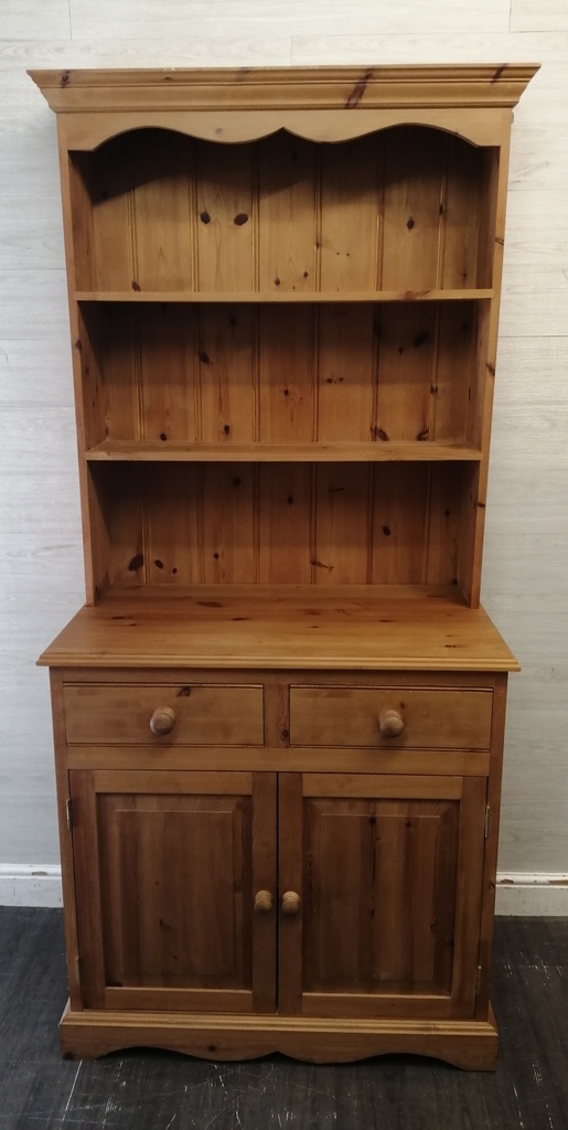 LOVELY NEAT SOLID PINE DRESSER