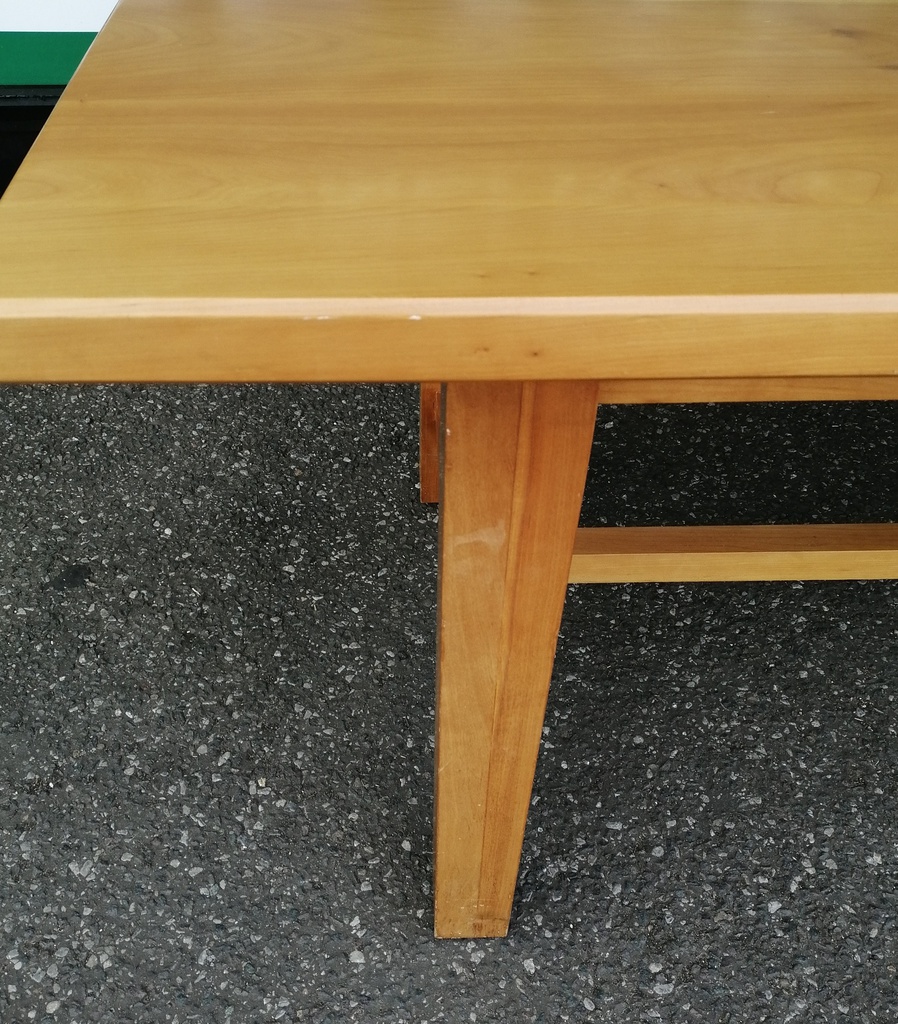 QUALITY HEAL'S TABLE AND 8 CHAIRS