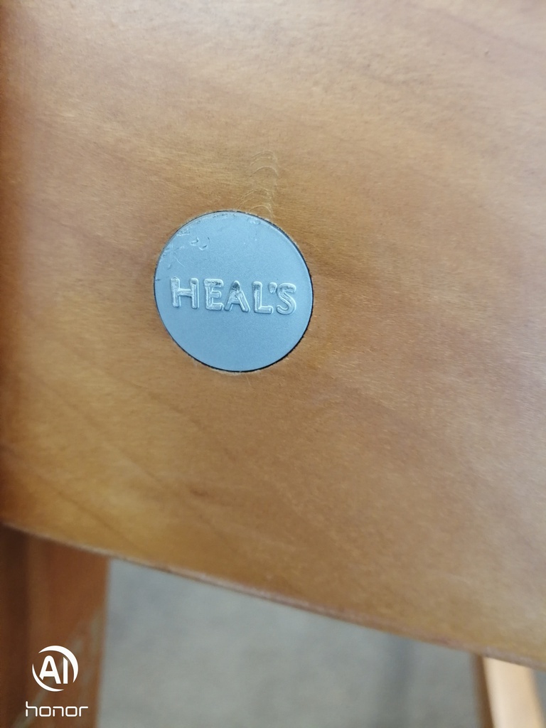 QUALITY HEAL'S TABLE AND 8 CHAIRS