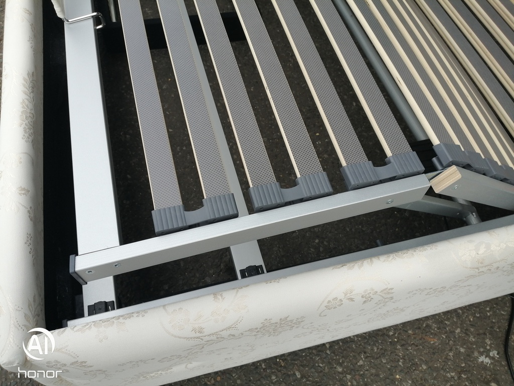 STUNNING 4FT 6" ADJUSTABLE ELECTRIC BED