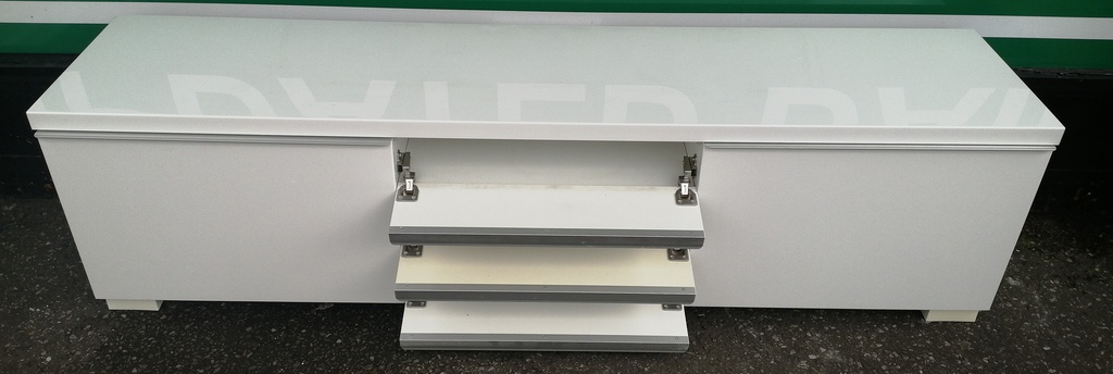 IKEA ‘BESTÅ BURS’ White TV Bench