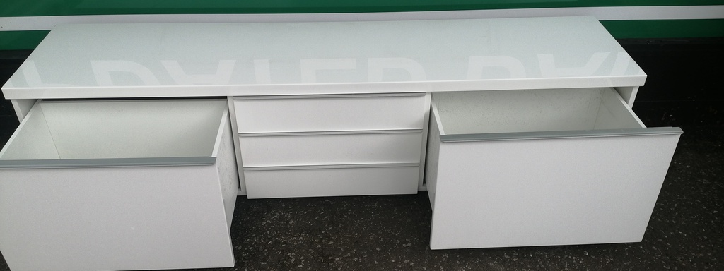 IKEA ‘BESTÅ BURS’ White TV Bench