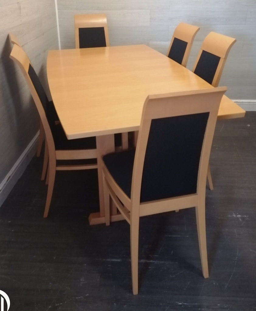 QUALITY  JOHN.E.COYLE  EXTENDING TABLE AND 6 CHAIRS