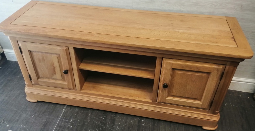 QUALITY OAK TV BENCH