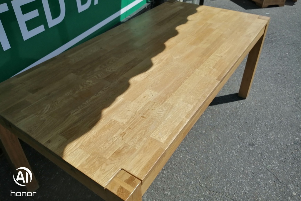 LOVELY LARGE BLOCK OAK DINING TABLE