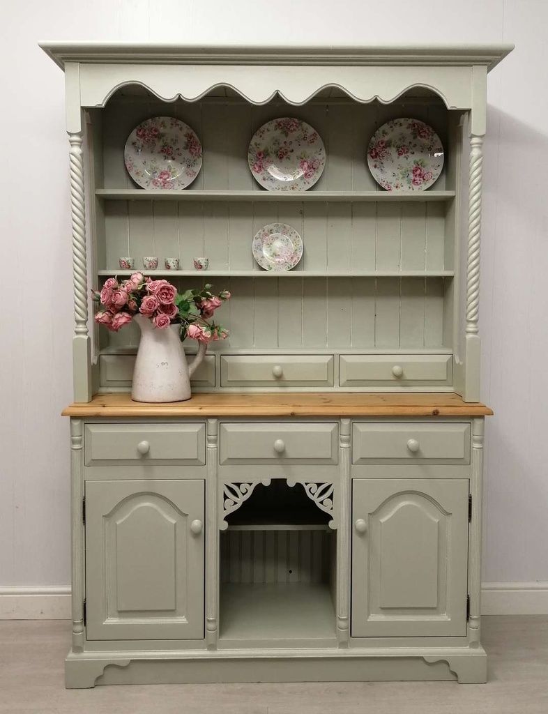 Solid Pine ‘Mizzle’ Barley Twist Kennel Hole Dresser