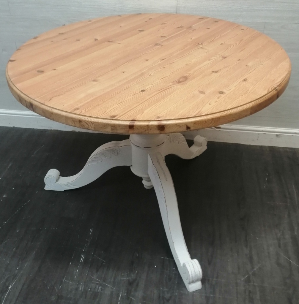 ROUND SOLID PINE  SHABBY CHIC WHITE PAINTED TABLE