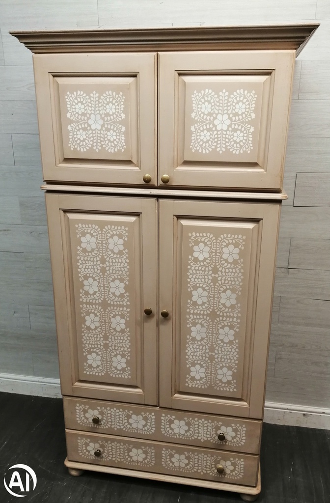 LOVELY NEAT PAINTED TOP BOX COMBI WARDROBE