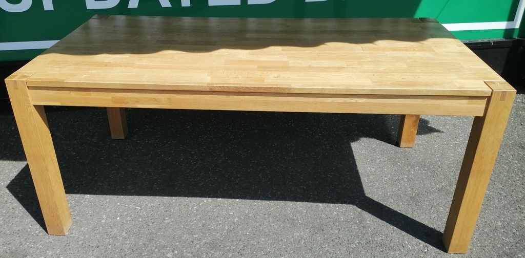 LOVELY LARGE BLOCK OAK DINING TABLE