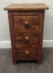 [HF17467] Three drawer rustic pine bedside chest