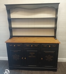[HF17482] Lovely painted pine dresser