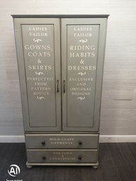 [HF17479] Lovely painted pine wardrobe