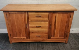 [HF17517] LOVELY NEAT QUALITY OAK SIDEBOARD