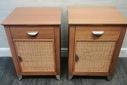 [HF17596] MODERN PAIR OF BEDSIDE CUPBOARDS