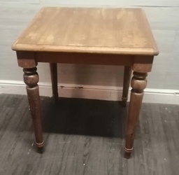 [HF18126] NEAT SQUARE TABLE