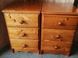 [HF18177] Pair of pine bedsides chests