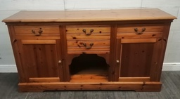 [HF18229] Large Solid Pine Sideboard