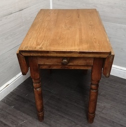 [HF18481] Lovely Old Pine Drop Leaf Table