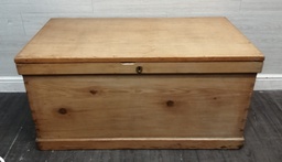 [HF18494] LOVELY LARGE OLD PINE BLANKET BOX /COFFEE TABLE