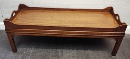 [HF18502] Lovely Repro Coffee Table
