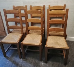 [HF18797] Six X SOLID OAK LADDER BACK DINING CHAIRS.