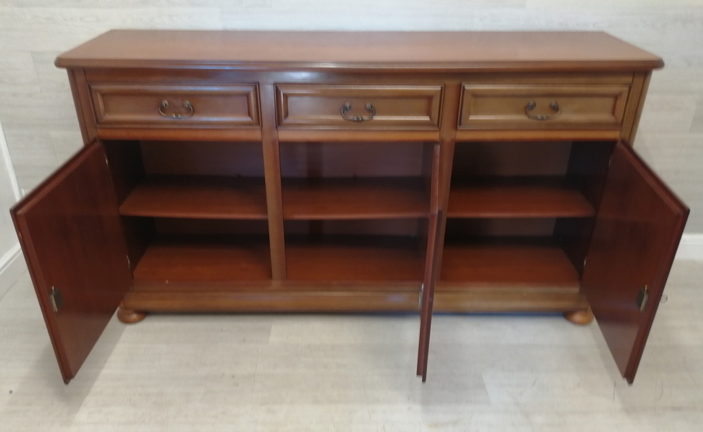 Nice quality triple sideboard