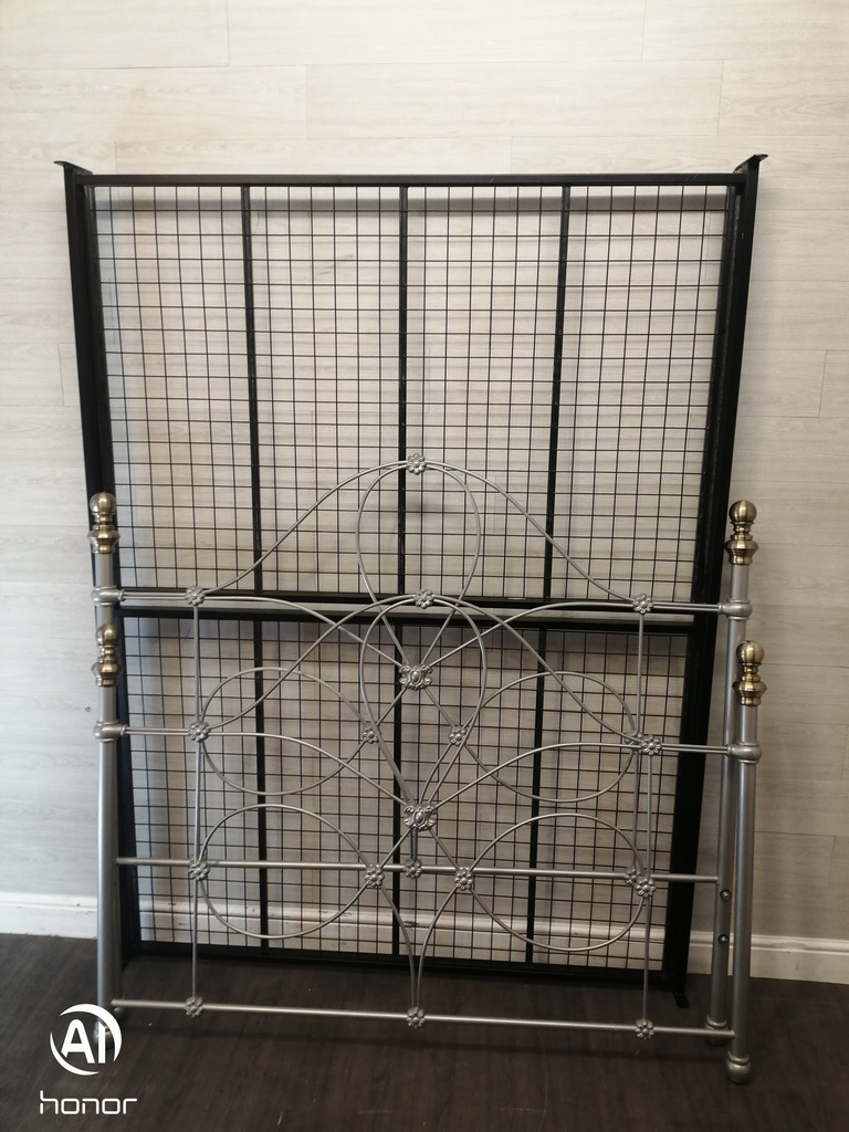 SILVER METAL 5ft BED FRAME