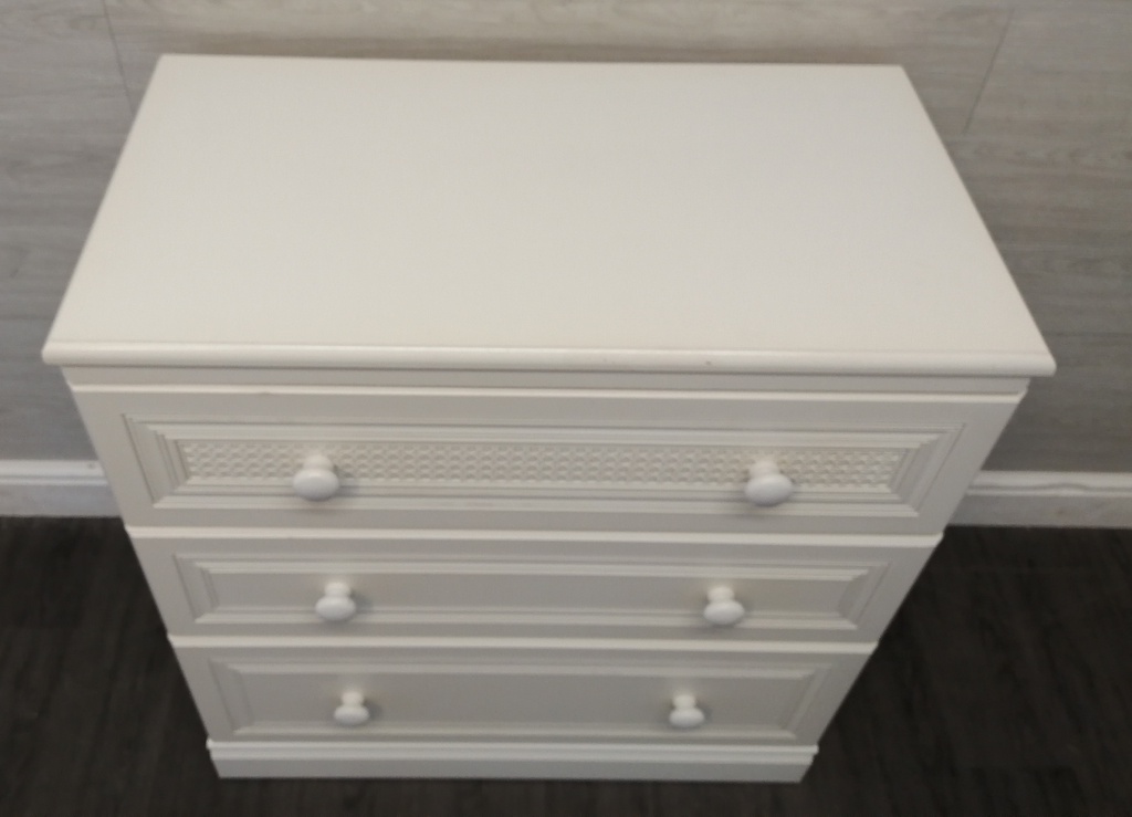 ALSTONS White three Drawer Chest