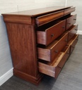 Stunning Willis and Gambier Double Eight Drawer chest