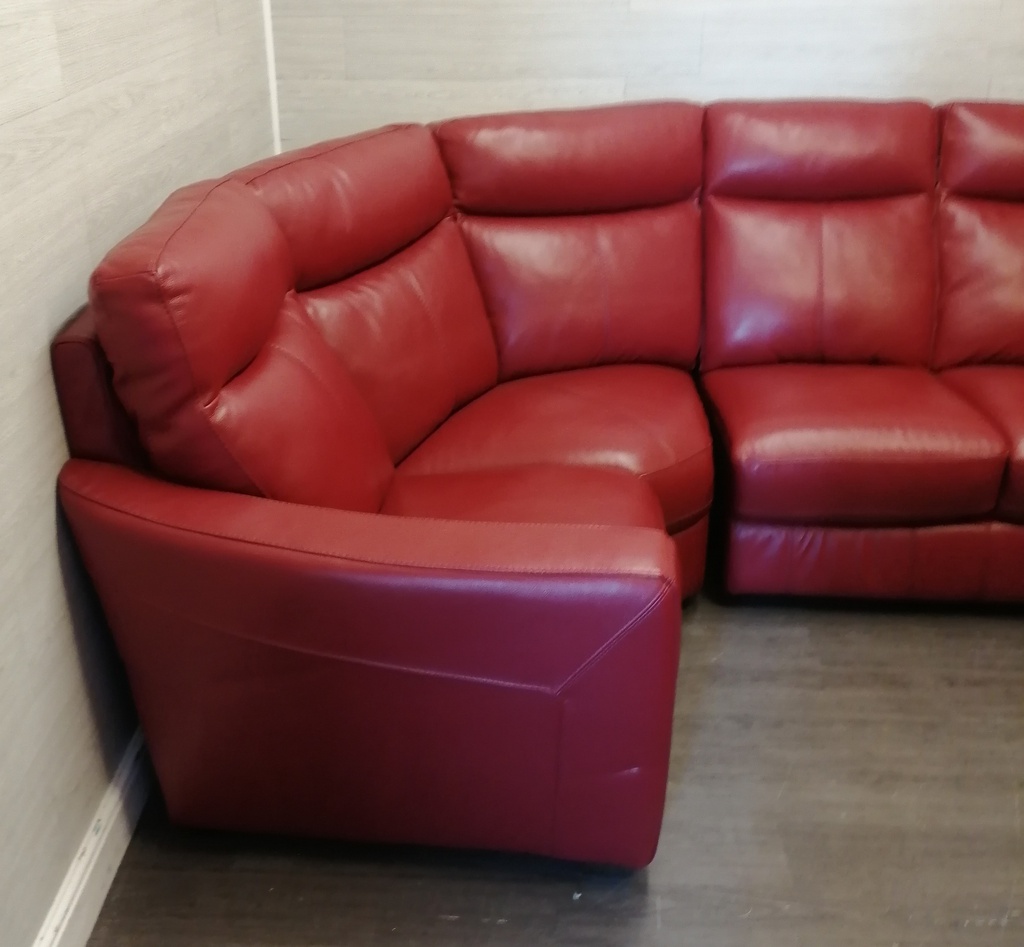 Lovely Red LEATHER CORNER SOFA