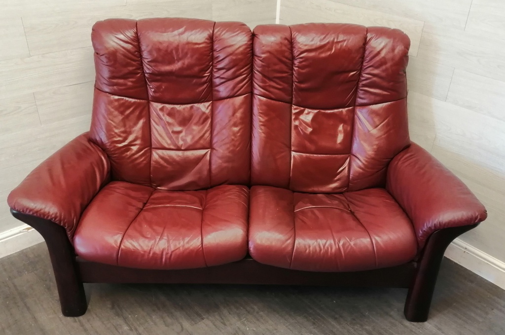 STRESSLESS DEEP RED LEATHER TWO SEATER RECLINER SOFA