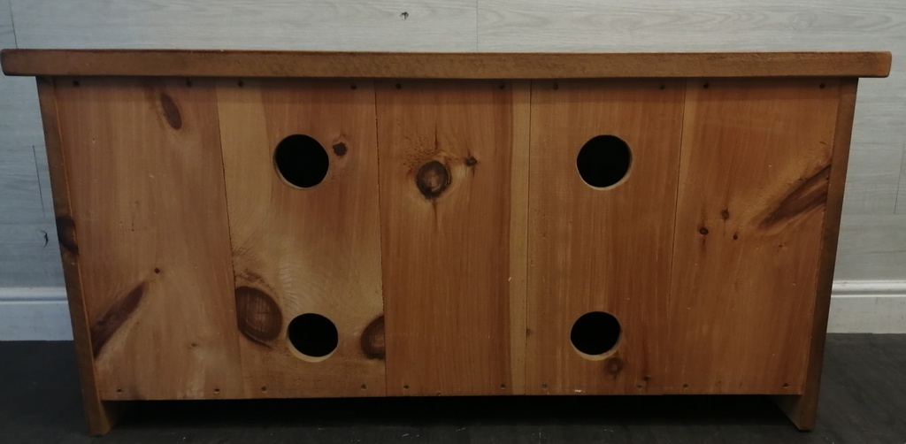 Lovely rustic pine tv bench