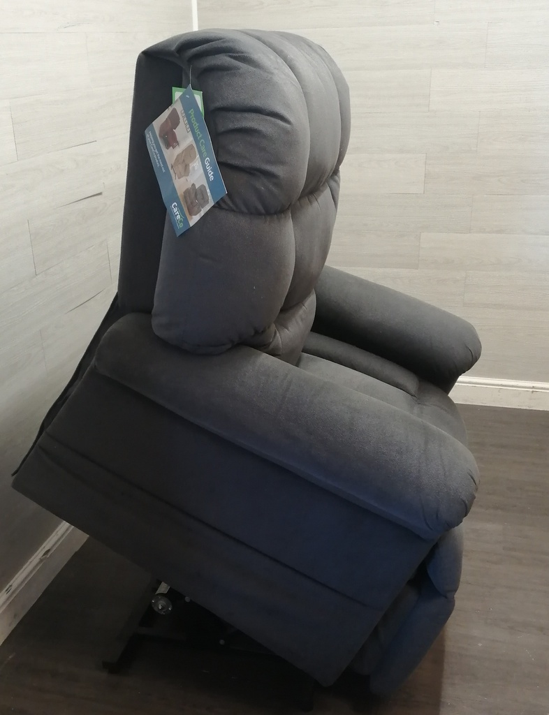 CARE CO RISE AND RECLINE ARMCHAIR
