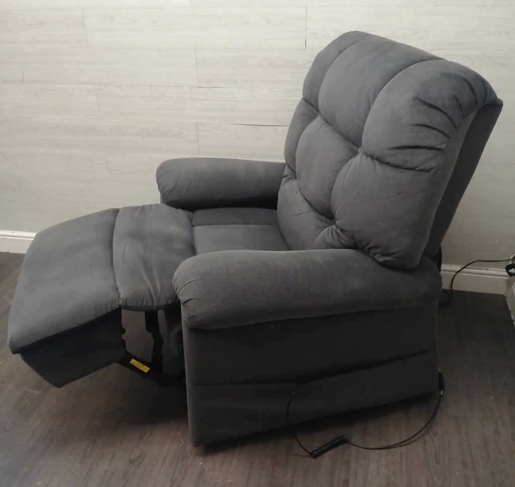 CARE CO RISE AND RECLINE ARMCHAIR