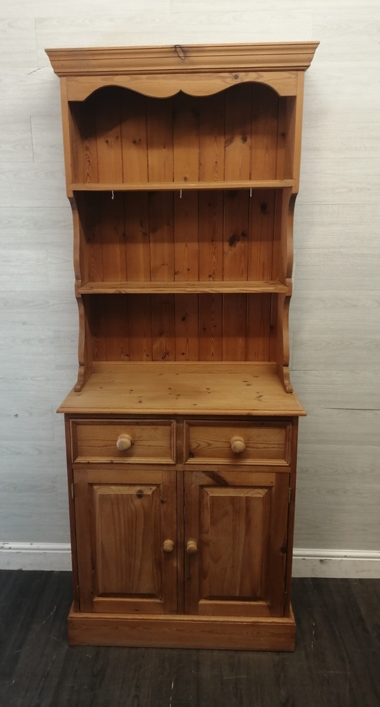 NEAT SOLID PINE DRESSER
