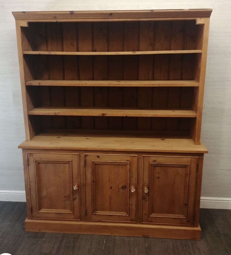 Quality solid pine dresser unit