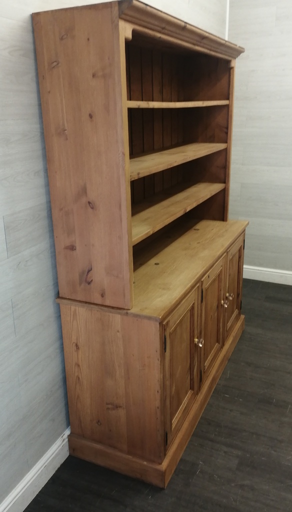 Quality solid pine dresser unit
