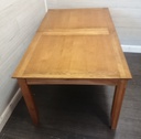 GOOD QUALITY OAK EXTENDING DINING TABLE