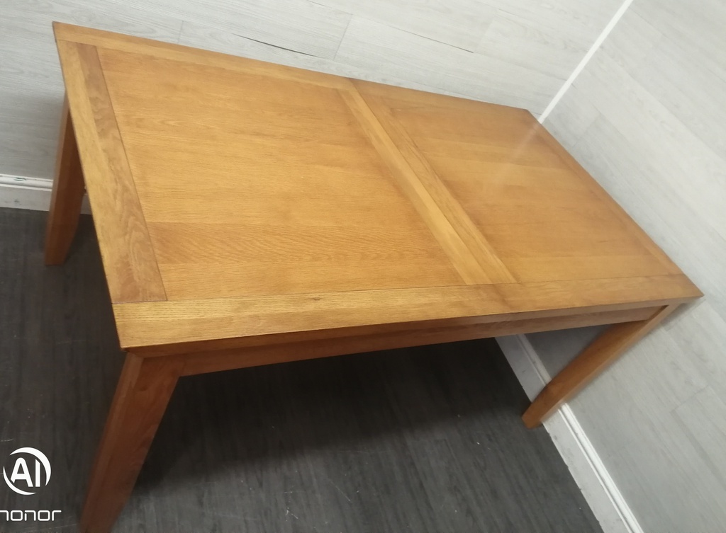 GOOD QUALITY OAK EXTENDING DINING TABLE