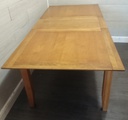 GOOD QUALITY OAK EXTENDING DINING TABLE