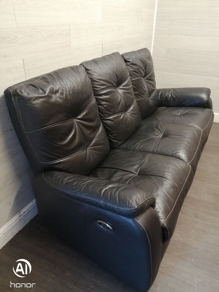 BLACK LEATHER RECLINER FOUR PEICE SUITE