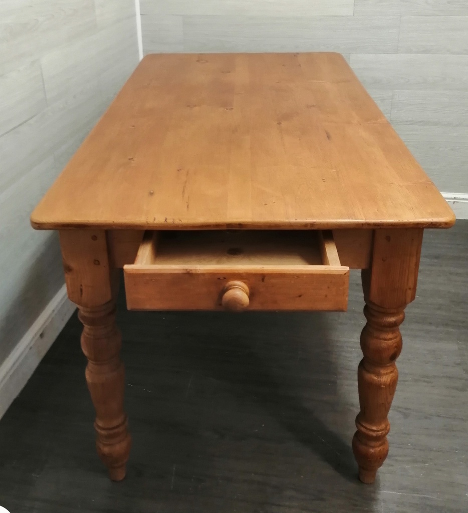 5ft SOLID PINE DINING TABLE WITH DRAWER