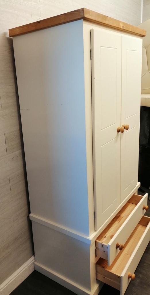 SHAKER STYLE CREAM WARDROBE WITH DRAWERS