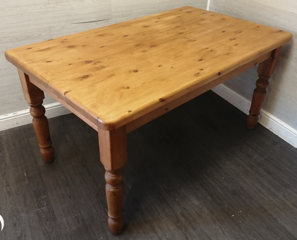 SOLID PINE 5FT DINING TABLE