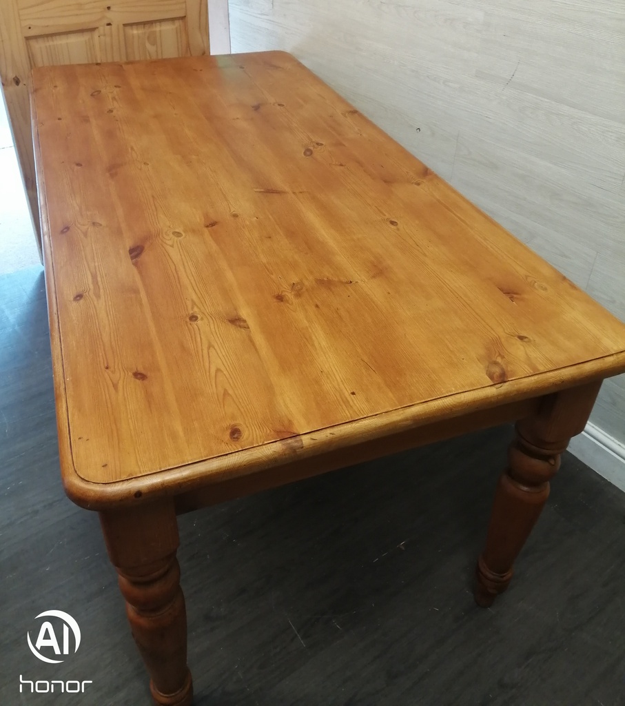 SOLID PINE 5FT 8&quot; DINING TABLE