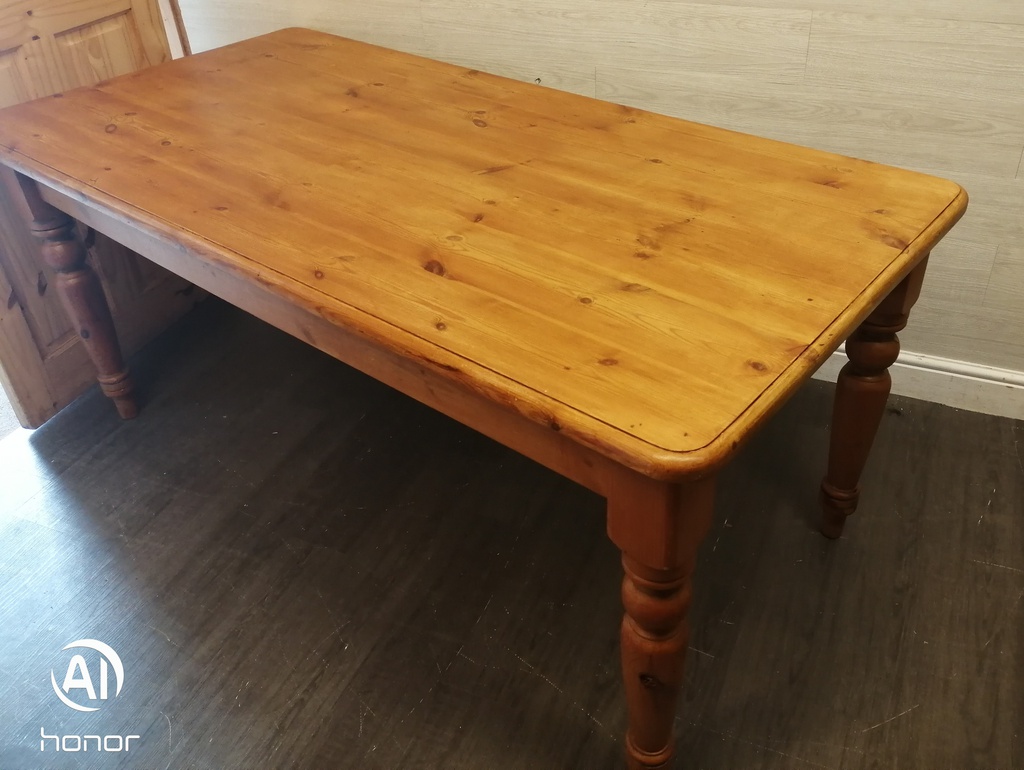 SOLID PINE 5FT 8&quot; DINING TABLE