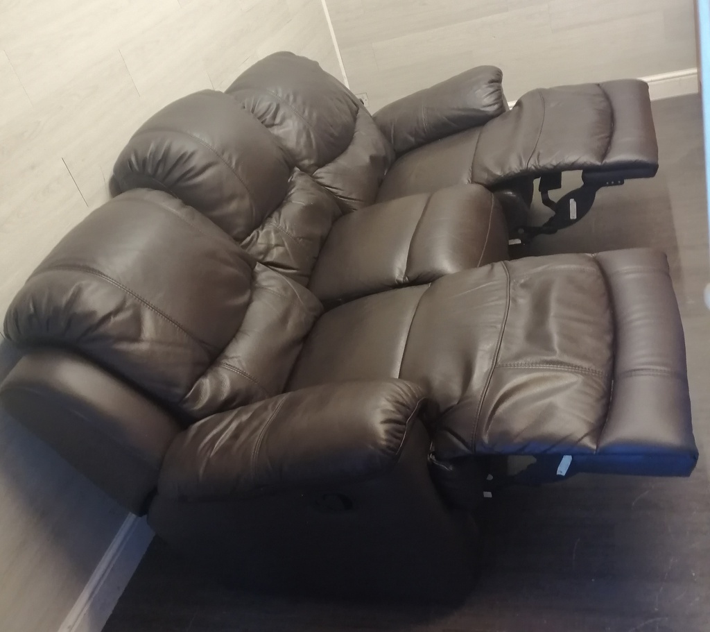 BROWN LEATHER THREE SEATER RECLINER SOFA
